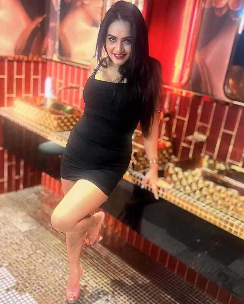 paty escorts in vasant kunj metro